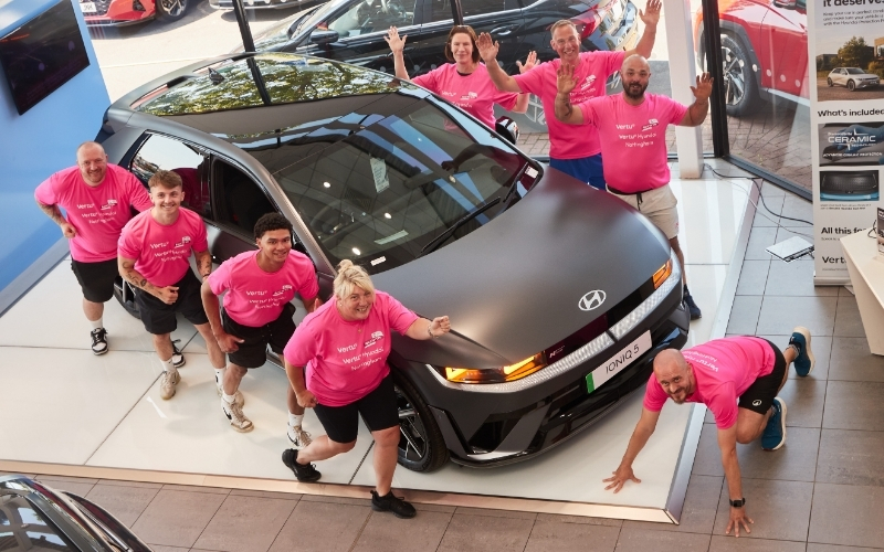 Vertu Hyundai Nottingham Team Goes The Extra Mile For Cancer Research UK