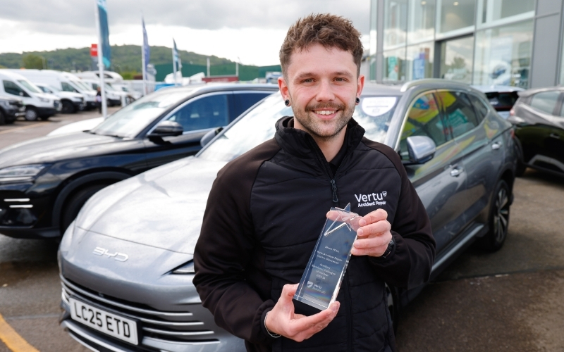 Gloucester Bodyshop Advisor Recognised With Top Award