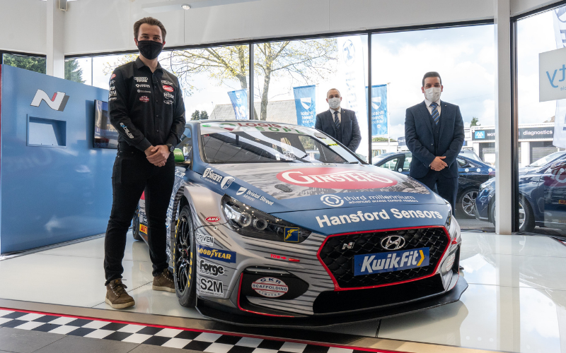 Bristol Street Motors Nottingham Hyundai Revs Up With Race Driver Sponsorship